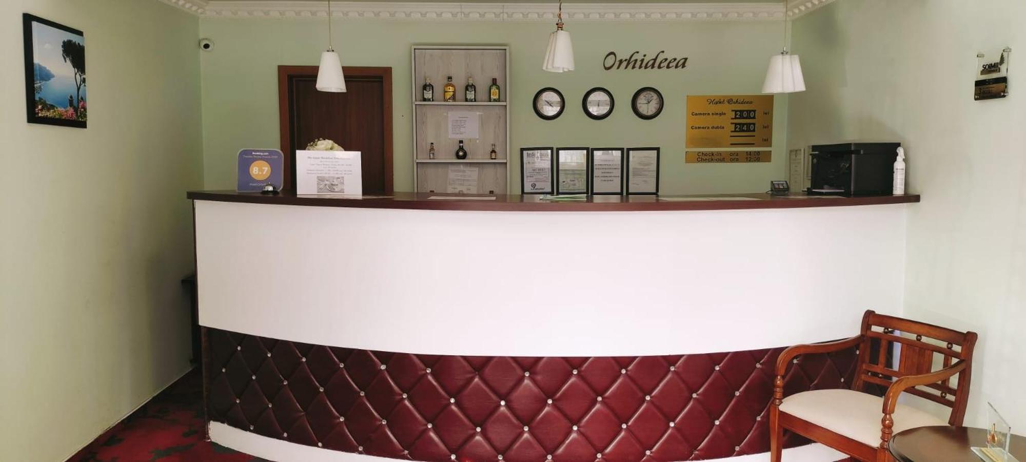 Hostel Orhideea บูเซา ภายนอก รูปภาพ