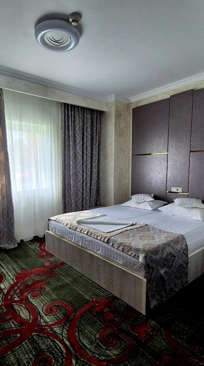 Hostel Orhideea บูเซา ภายนอก รูปภาพ